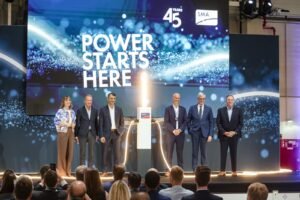 Gigawatt-Factory-Eröffnung von SMA in Niestetal: Investition in resiliente Energieinfrastruktur