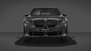 BMW X3 M50 xDrive: neues Black Package und gesteigerte Leistung.